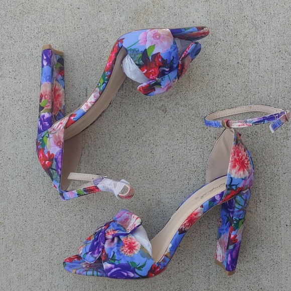 Qupid Shoes - Qupid Ultramarine Floral Heels